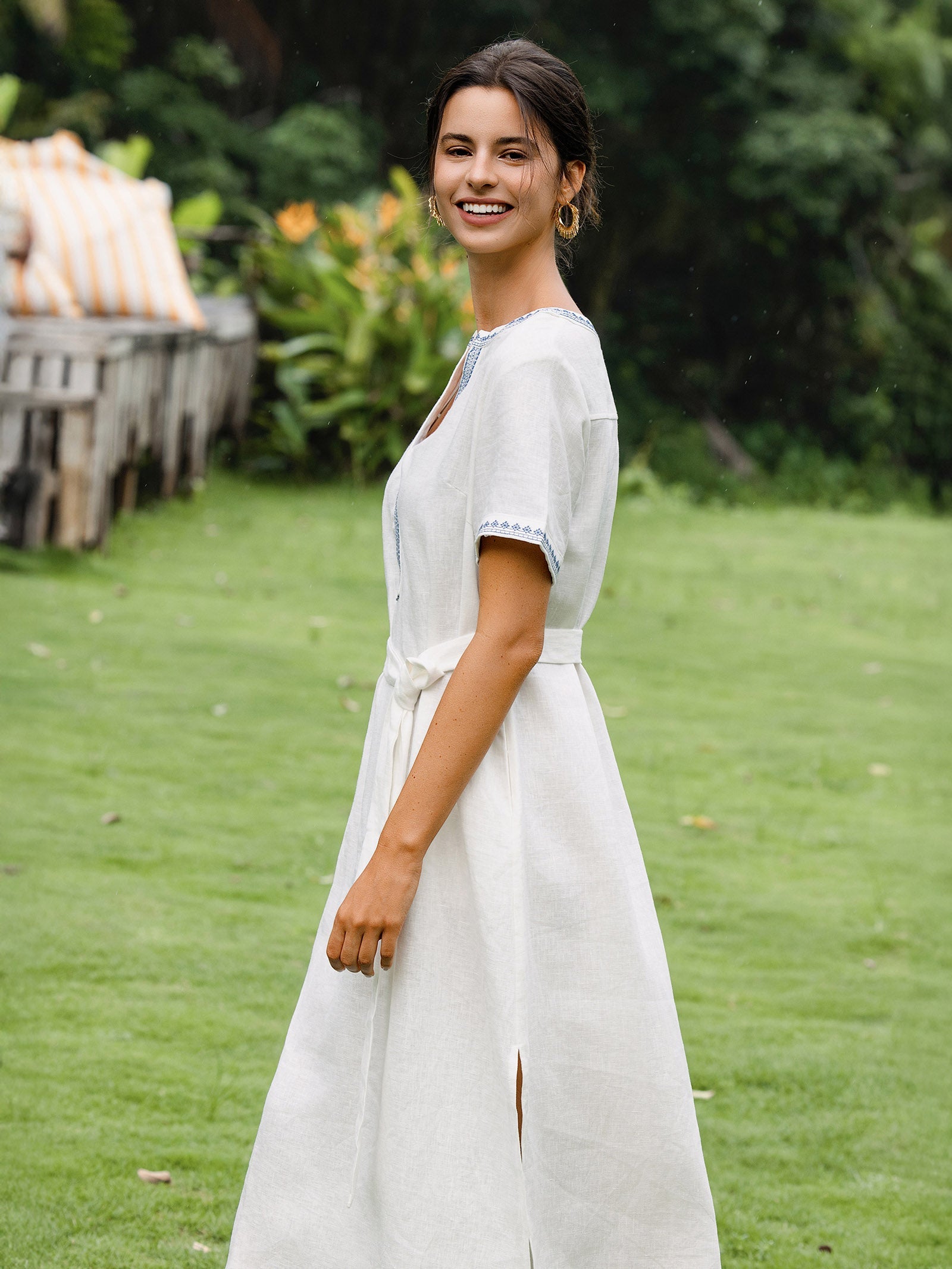 100% Leinen Besticktes V-Ausschnitt Midi-Kleid mit Gürtel FELLIS