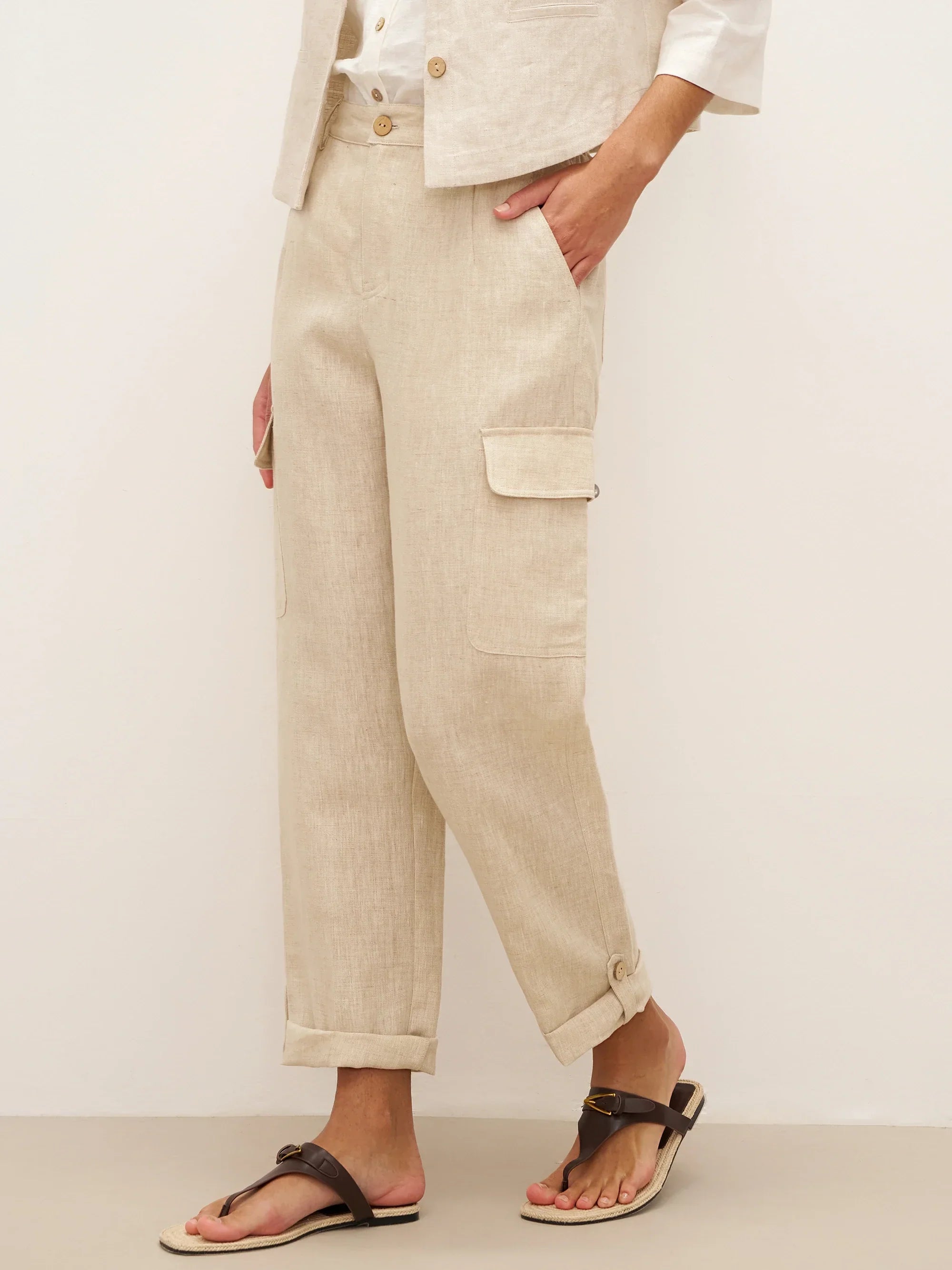 100 % Leinen Cargo Tapered Hose mit aufgesetzten Taschen JESSE