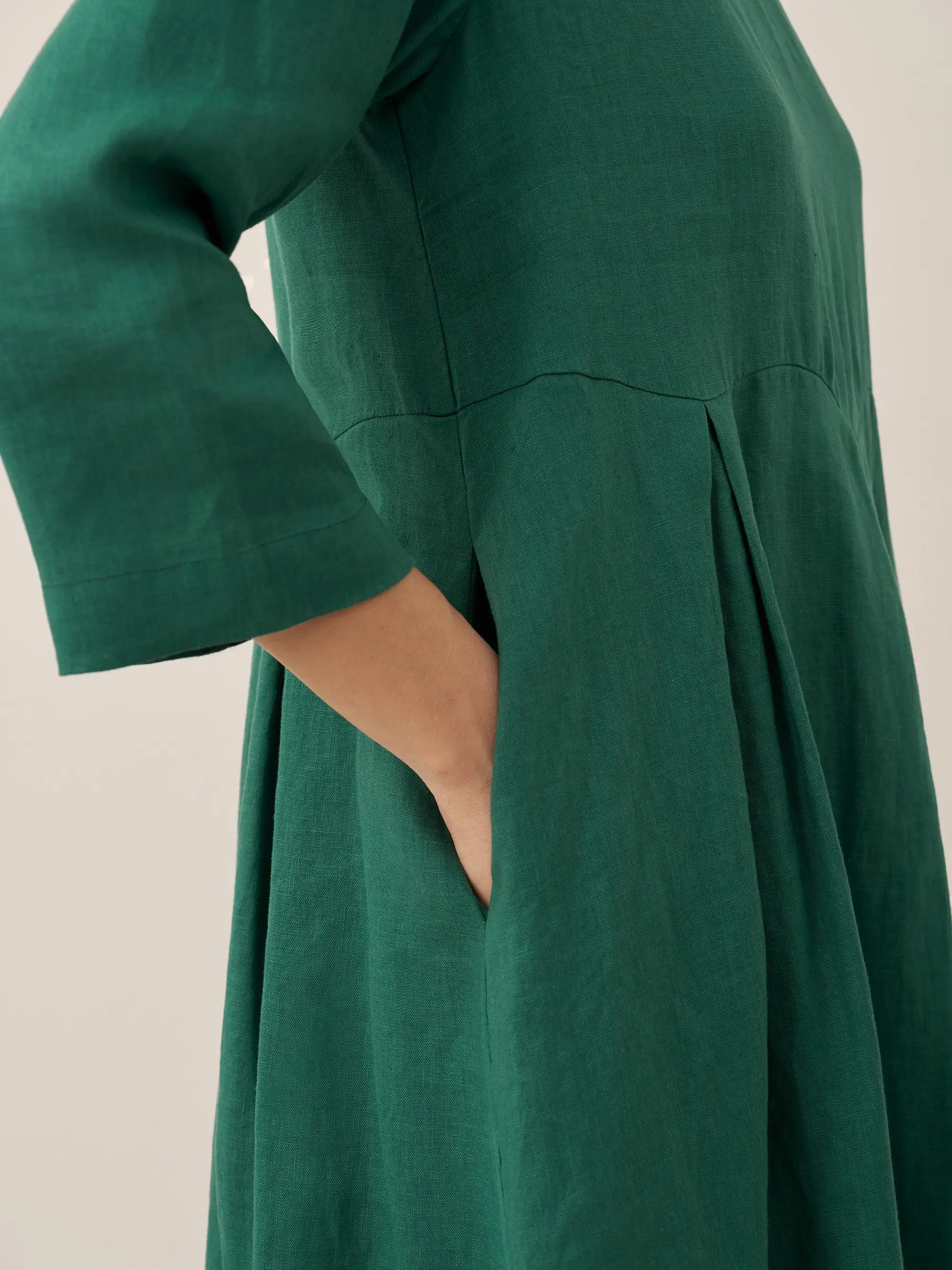 100 % Leinen Bateau-Ausschnitt Plissiertes Maxikleid ABIGAIL