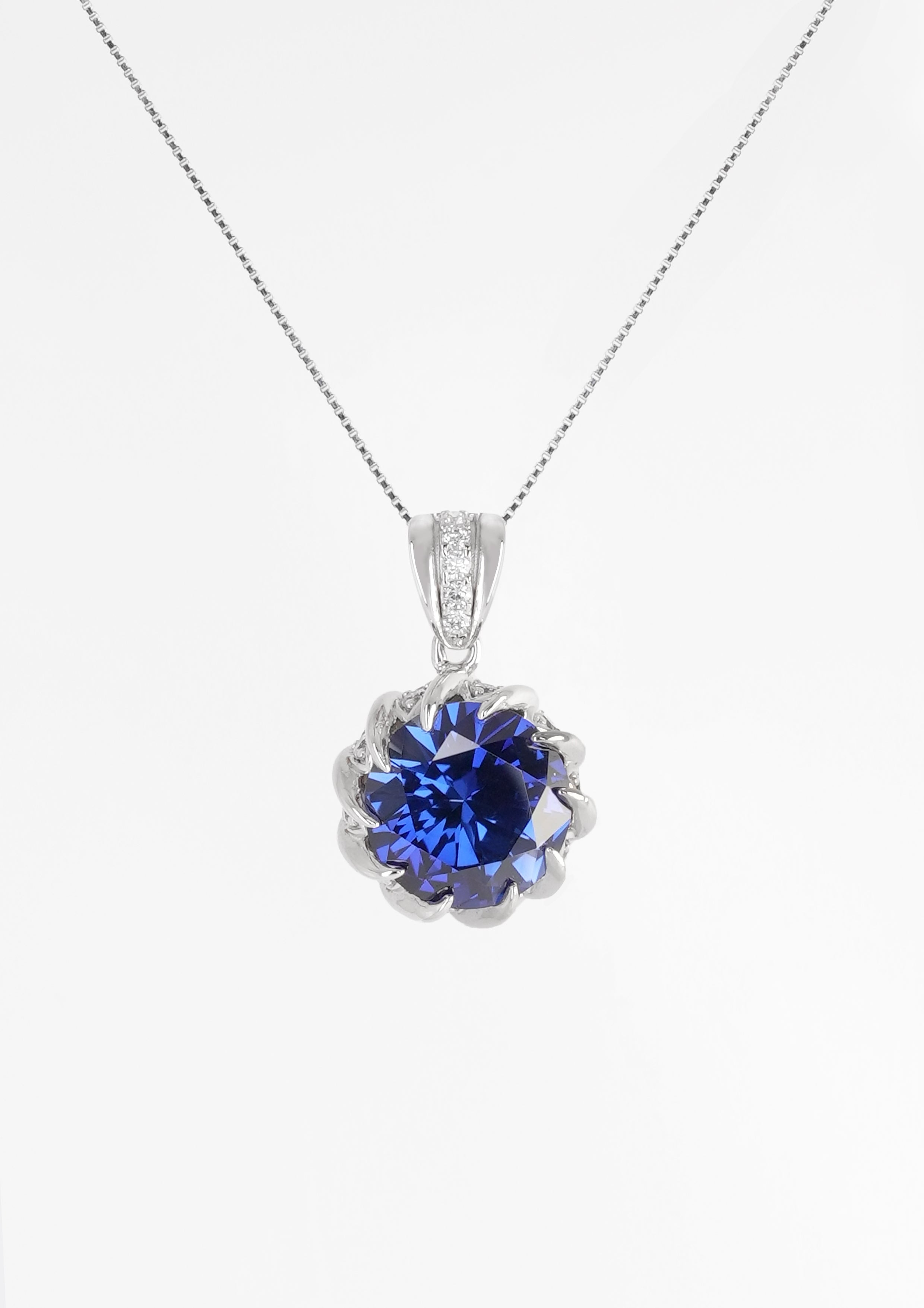 Exquisite Saphir-Halskette - Neptuns Umarmung