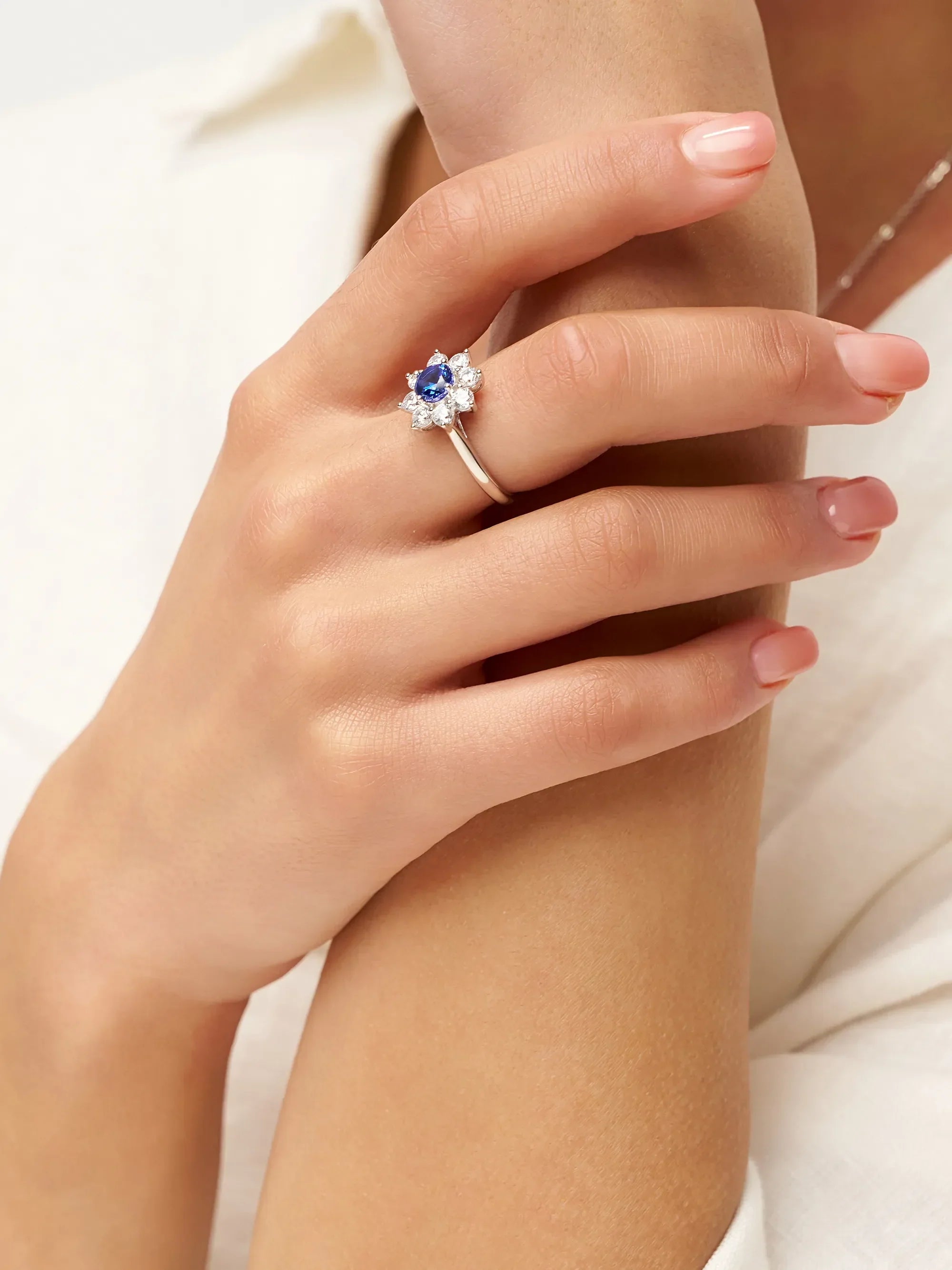 Exquisiter Saphir-Ring - Blaue Reimsternlicht